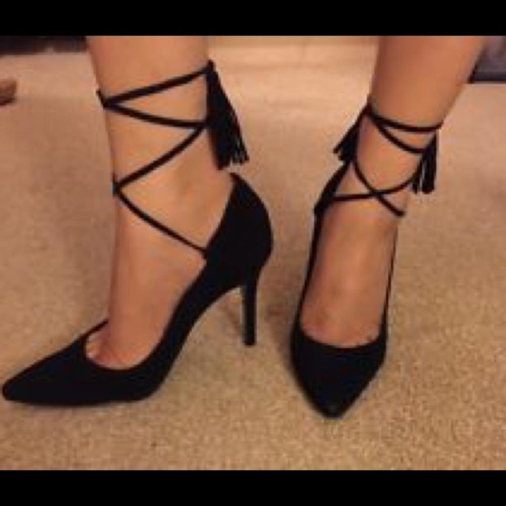 New guess women’s shoes heels 7.5 wrap ankle Binum